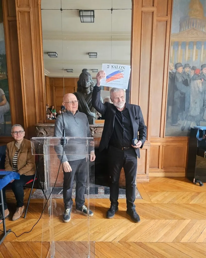 Nadrealizm Polski – unikatowy styl Daniela Pieluchy nagrodzony w Grand Palais, Paryż